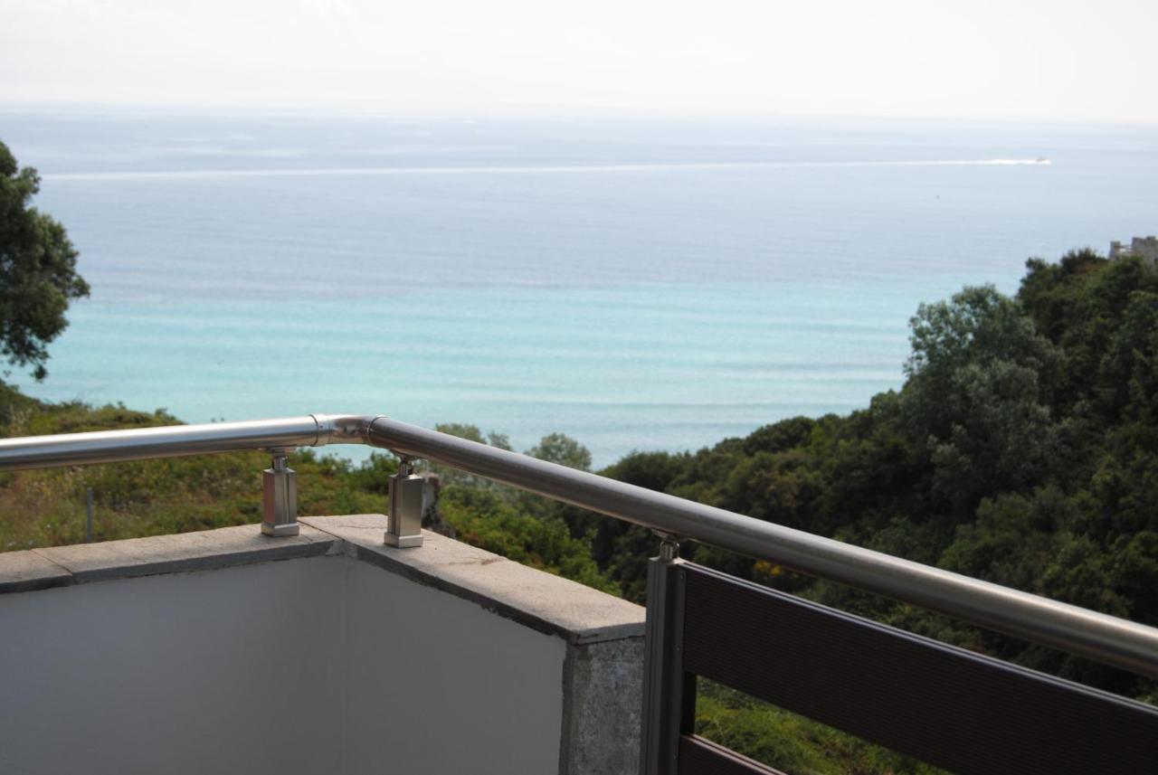 Marianna Sea View Afitos Apartment ภายนอก รูปภาพ