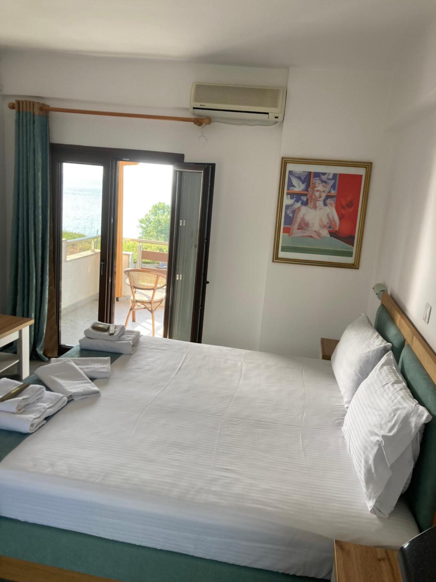 Marianna Sea View Afitos Apartment ภายนอก รูปภาพ